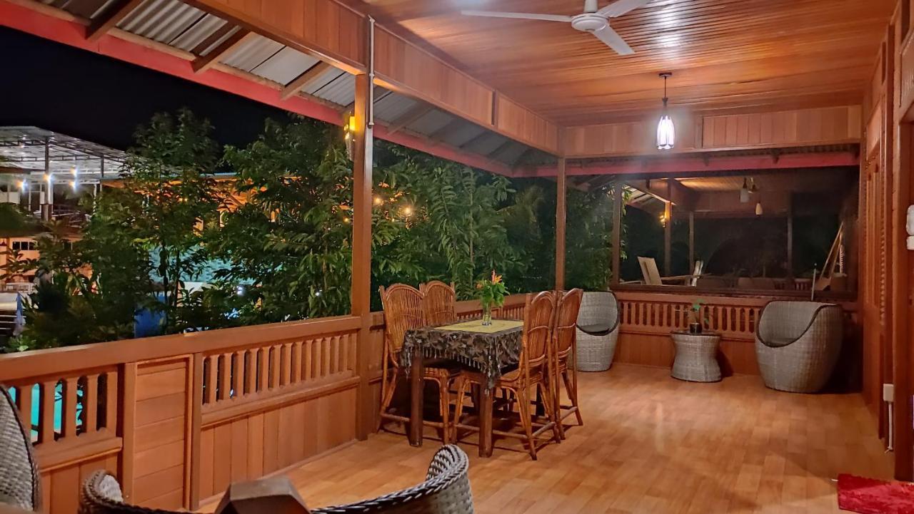Bunaken Villa Queen'S Dive Manado Exterior foto